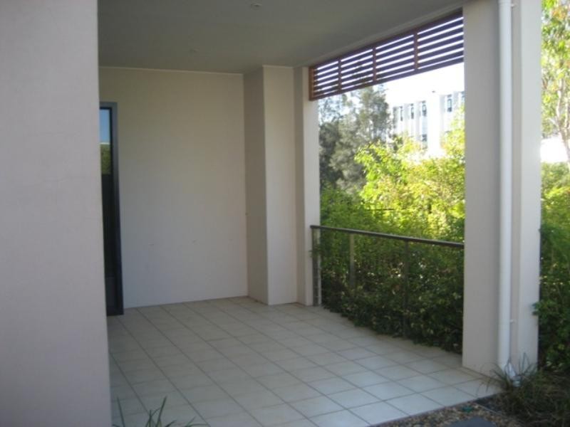 16 Riverwalk Avenue, Robina QLD 4226