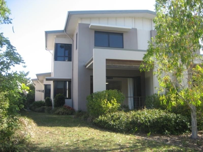 16 Riverwalk Avenue, Robina QLD 4226