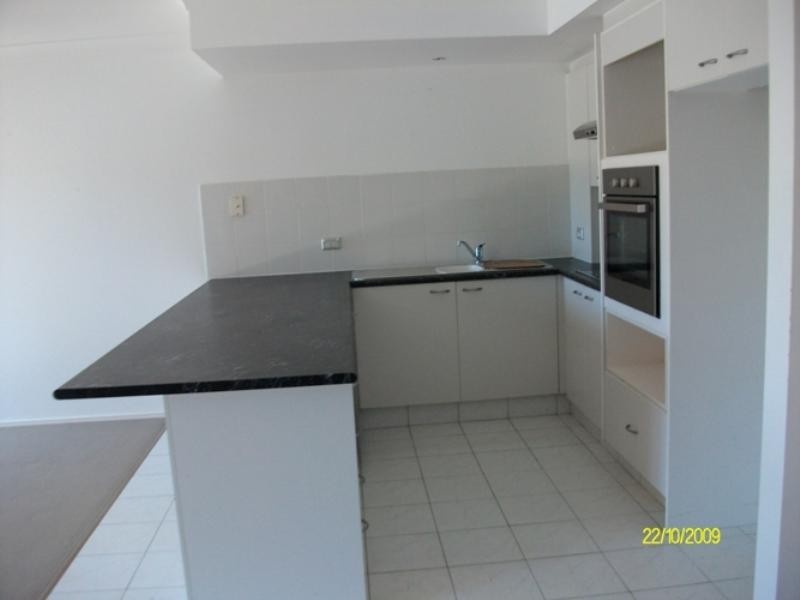 2/4 Lowood Court, Varsity Lakes QLD 4227