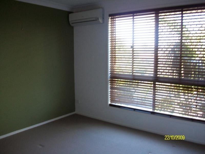 2/4 Lowood Court, Varsity Lakes QLD 4227