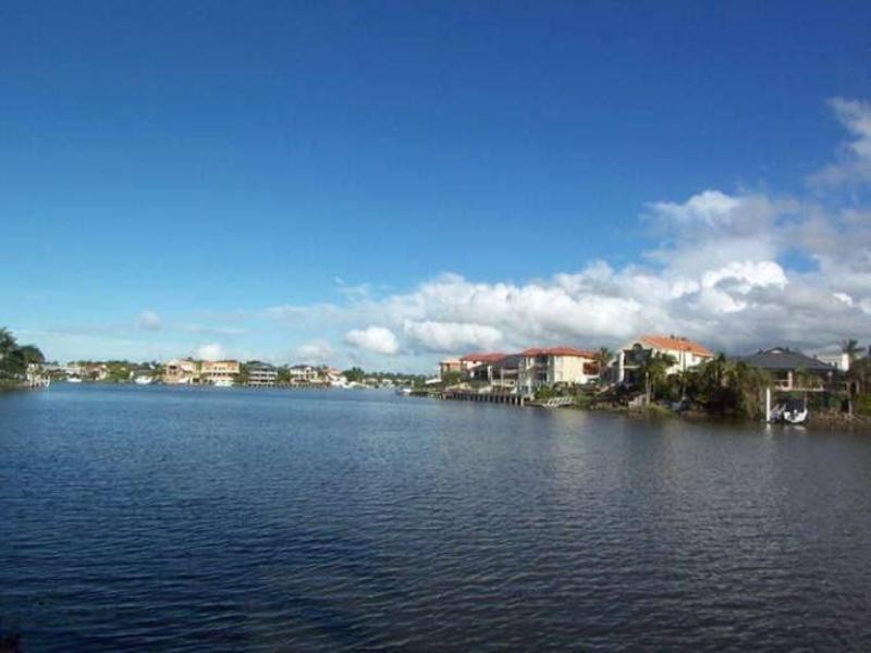 8 Key Biscayne, Clear Island Waters QLD 4226