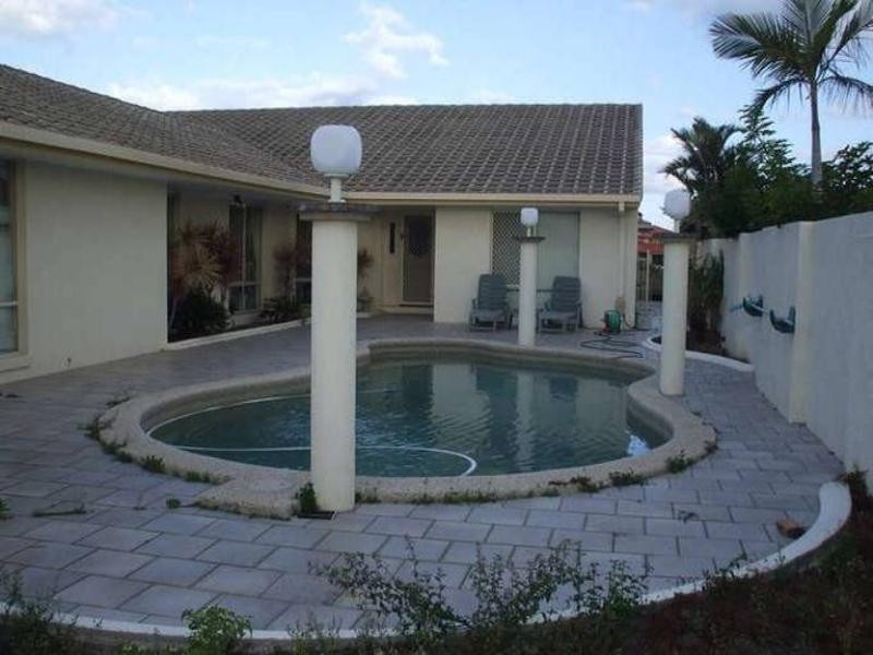 8 Key Biscayne, Clear Island Waters QLD 4226