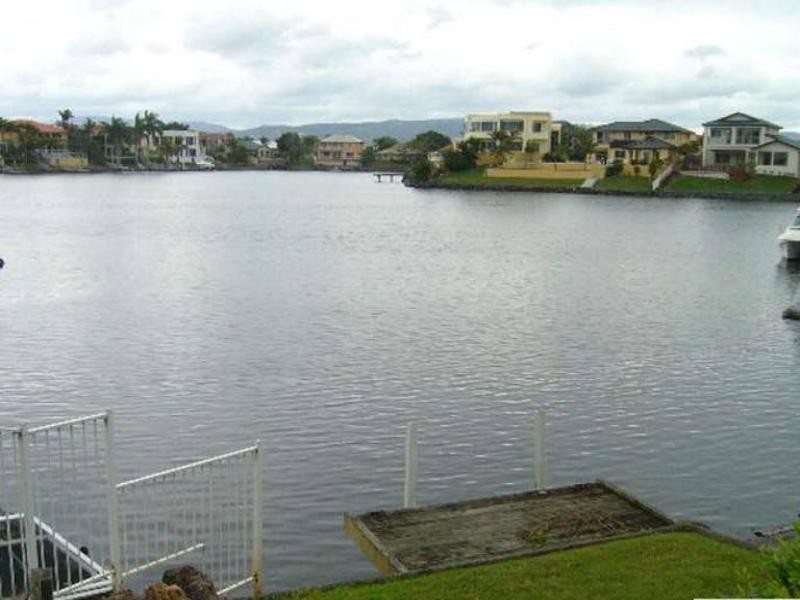 8 Key Biscayne, Clear Island Waters QLD 4226