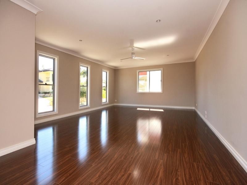 1/13 Andromeda Parade, Robina QLD 4226
