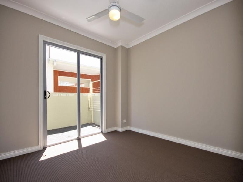 1/13 Andromeda Parade, Robina QLD 4226