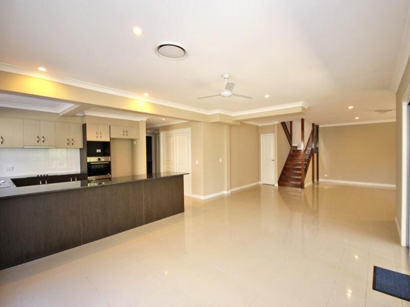 4/13 Andromeda Parade, Robina QLD 4226
