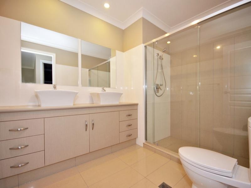 4/13 Andromeda Parade, Robina QLD 4226