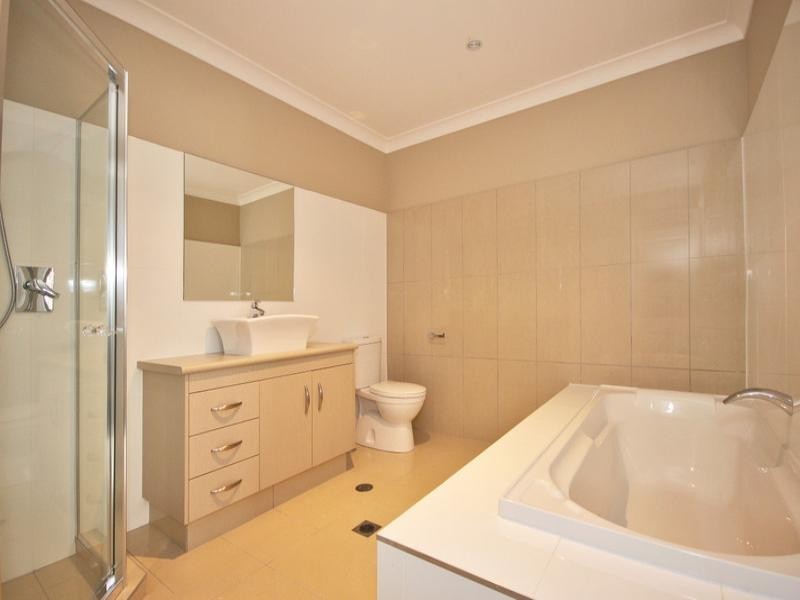 4/13 Andromeda Parade, Robina QLD 4226