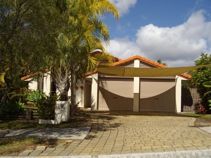 74 Glen Eagles Drive, Robina QLD 4226