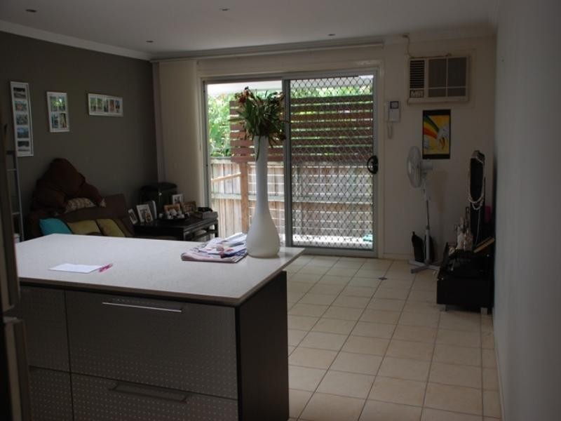 20 Raymond Avenue, Bundall QLD 4217