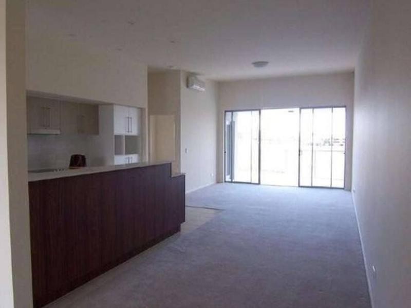 8/11 Promenade Avenue, Robina QLD 4226