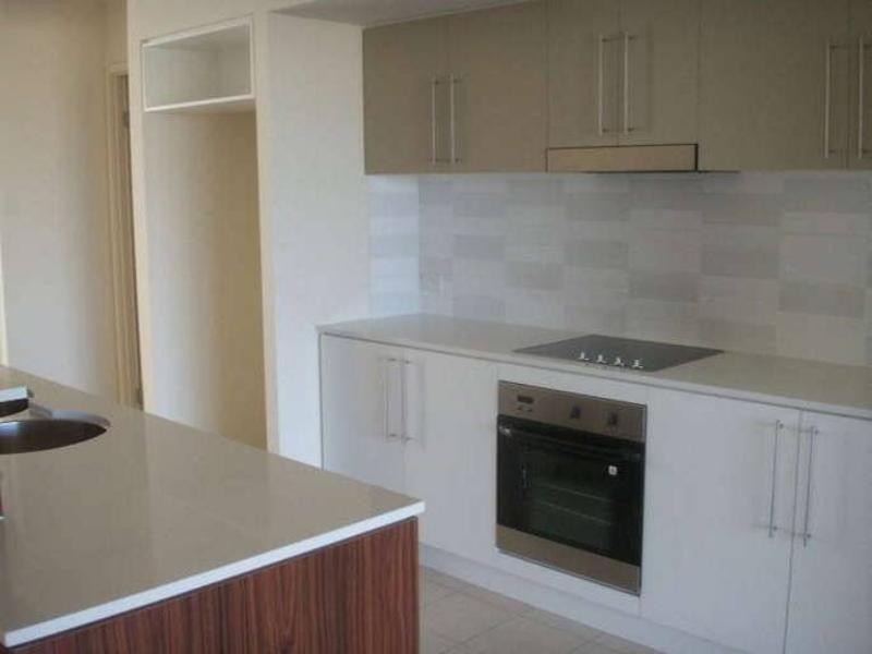 8/11 Promenade Avenue, Robina QLD 4226