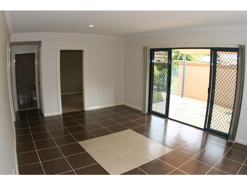 6/117 Palm Meadows Drive, Carrara QLD 4211