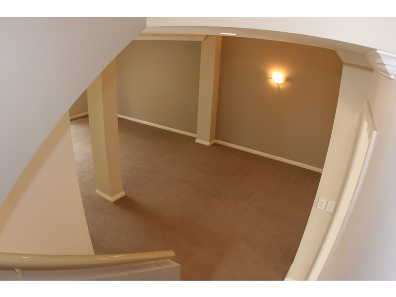 6/117 Palm Meadows Drive, Carrara QLD 4211