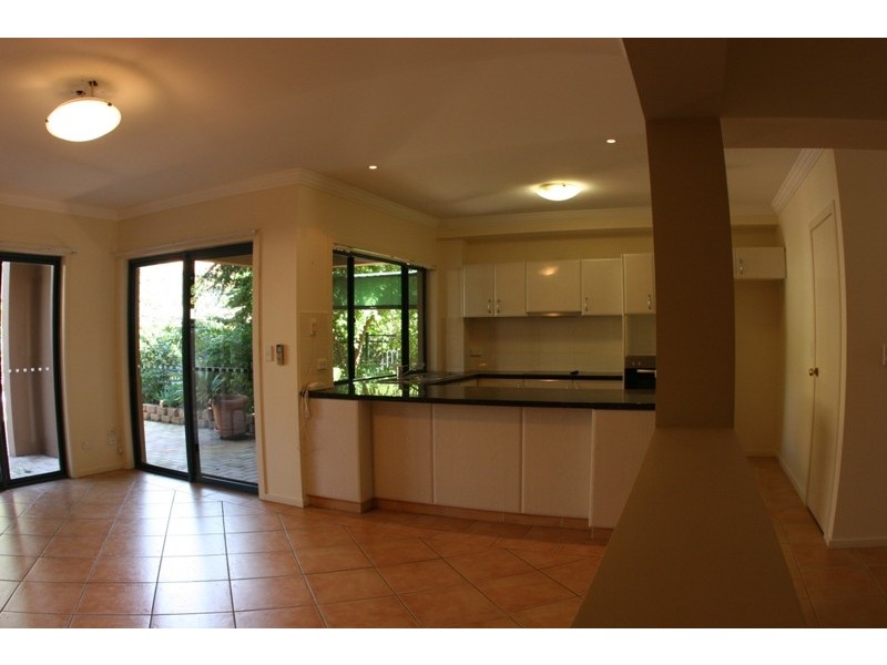 25/117 Palm Meadows, Carrara QLD 4211