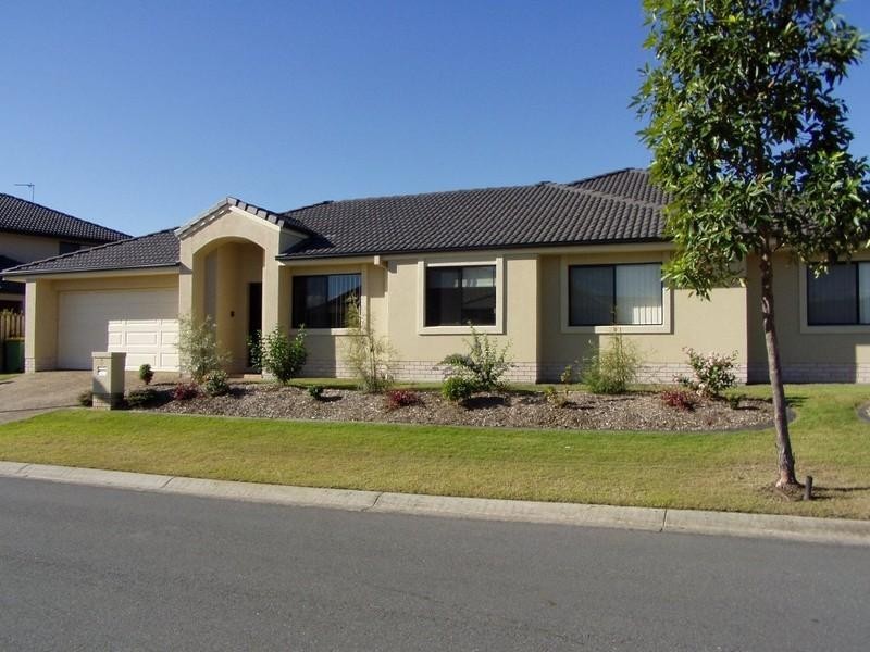 2/17 Eugenia Circuit, Robina QLD 4226