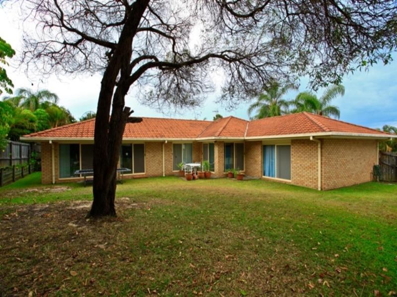 6 Banff Court, Robina QLD 4226