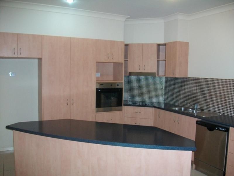 25 Palma Crescent, Varsity Lakes QLD 4227