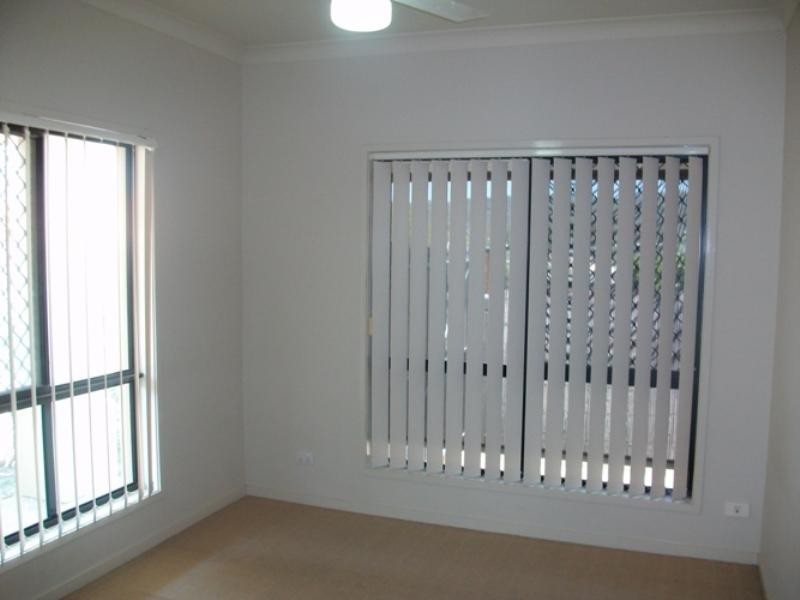 25 Palma Crescent, Varsity Lakes QLD 4227