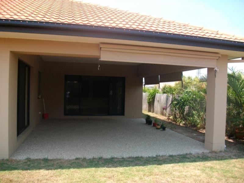 25 Palma Crescent, Varsity Lakes QLD 4227