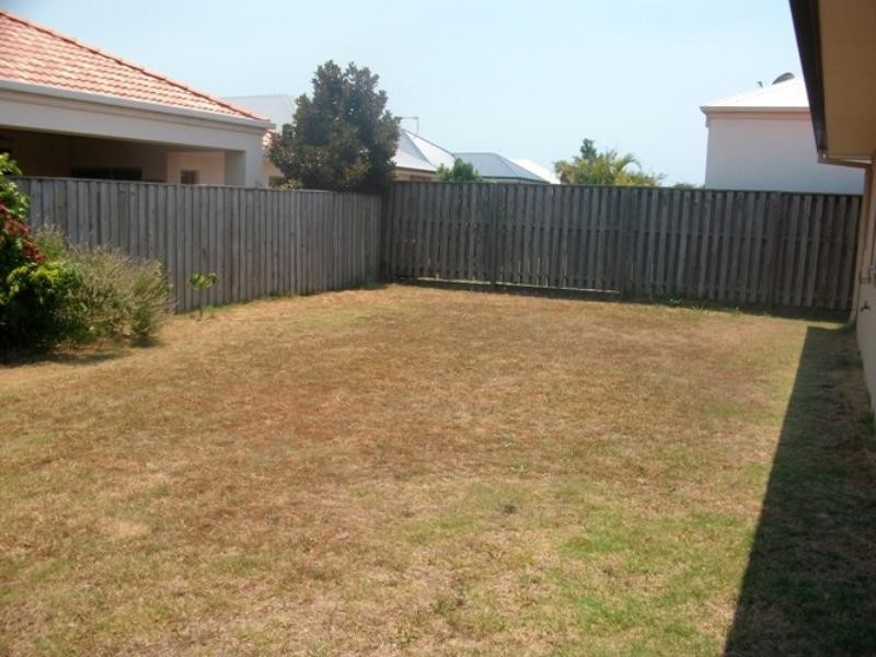 25 Palma Crescent, Varsity Lakes QLD 4227