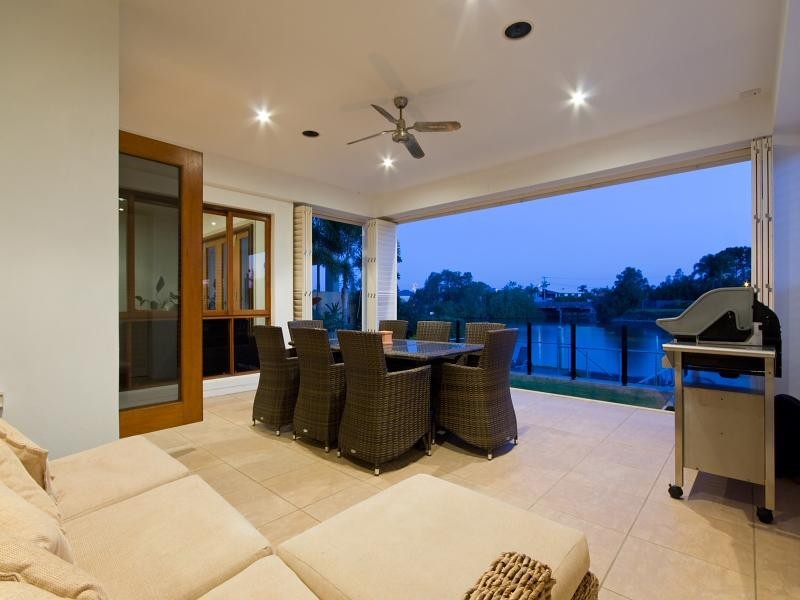 13 La Spezia Court, Isle Of Capri QLD 4217