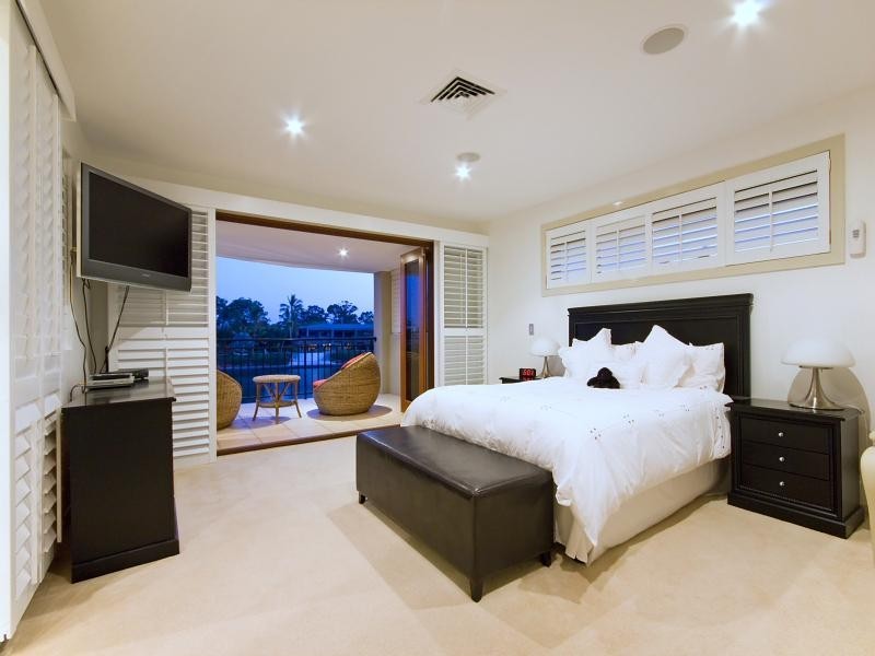 13 La Spezia Court, Isle Of Capri QLD 4217