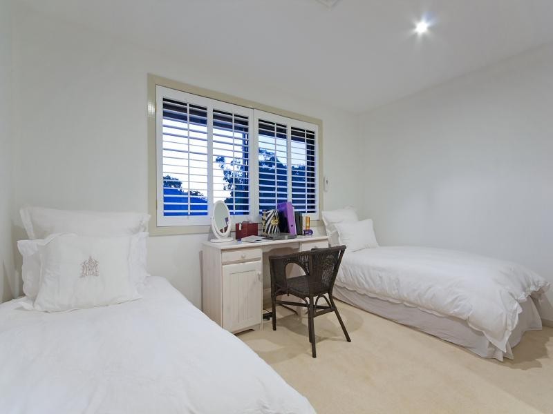 13 La Spezia Court, Isle Of Capri QLD 4217
