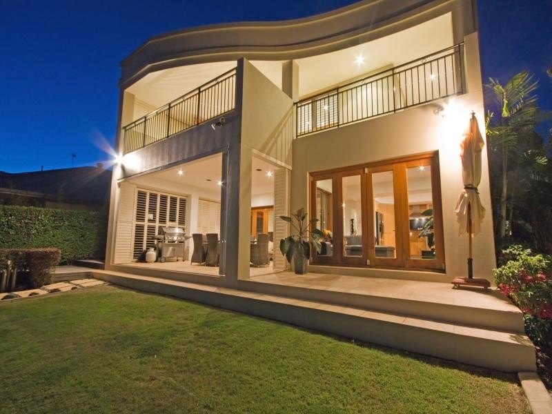 13 La Spezia Court, Isle Of Capri QLD 4217