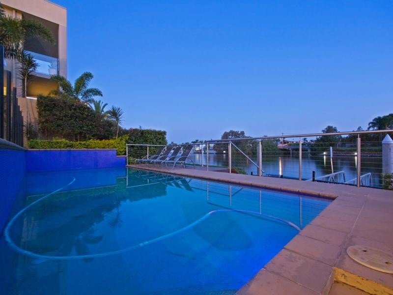 13 La Spezia Court, Isle Of Capri QLD 4217