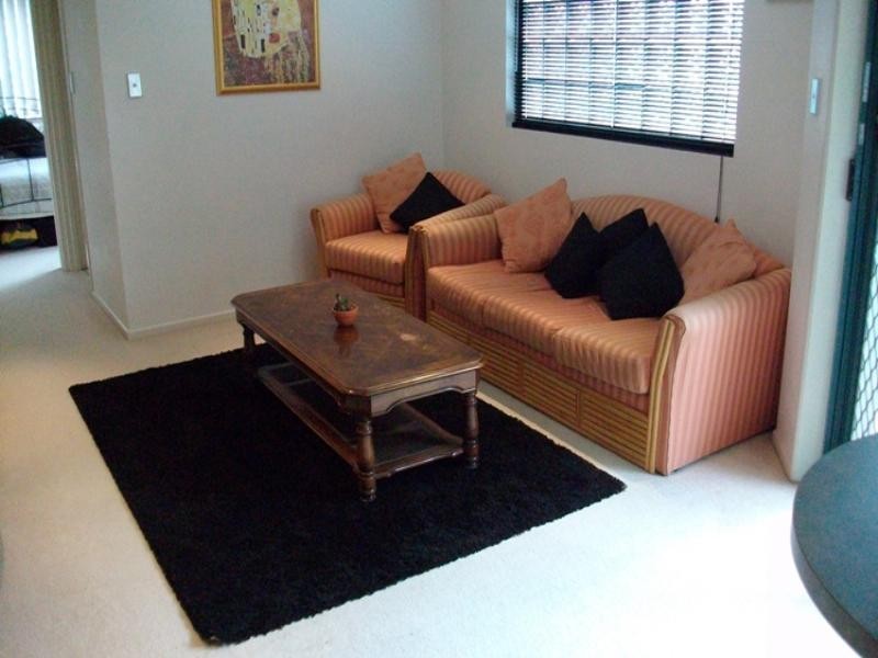 11/9 Stanhill Drive, Chevron Island QLD 4217