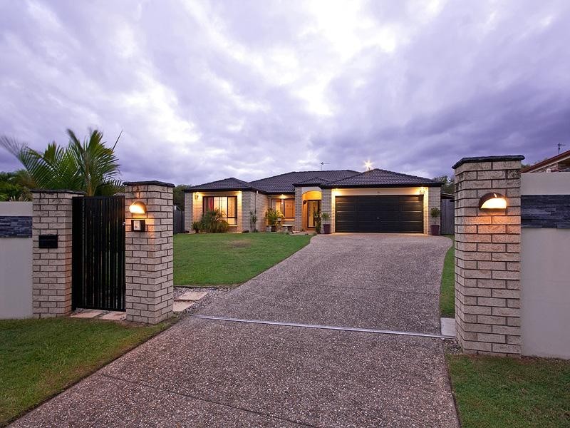 18 Camphorwood Court, Robina QLD 4226