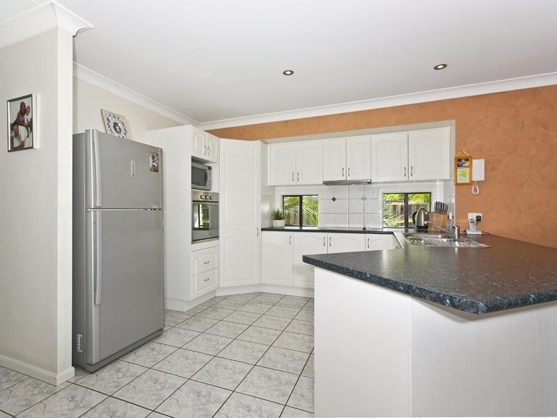 18 Camphorwood Court, Robina QLD 4226