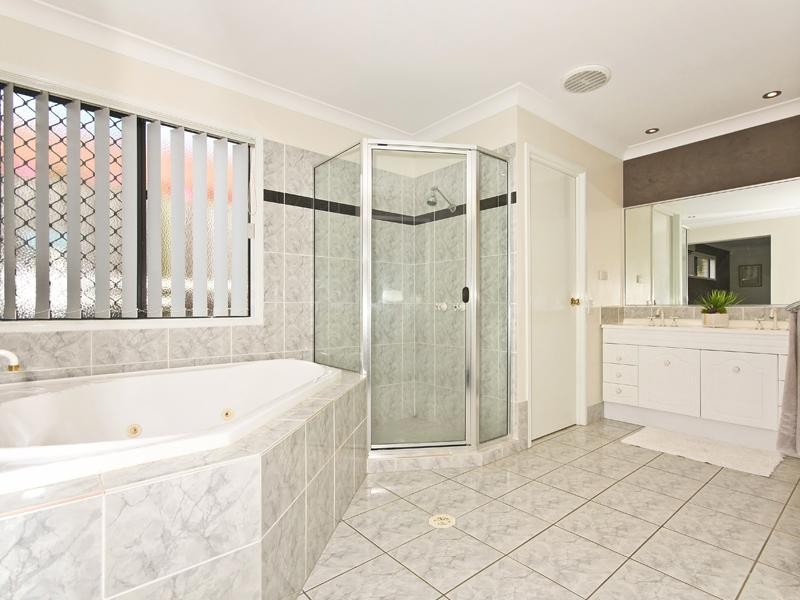 18 Camphorwood Court, Robina QLD 4226