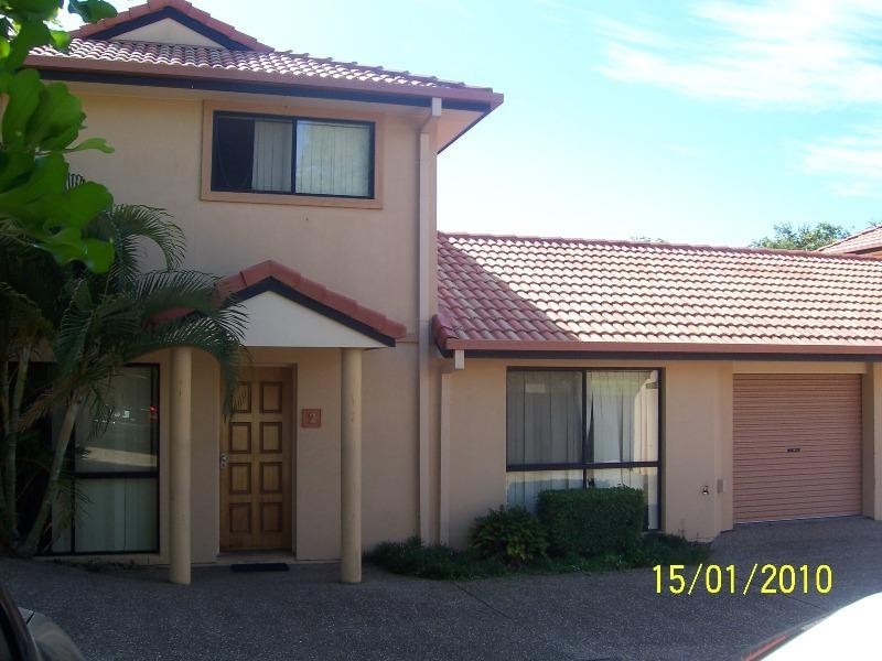 2/39 Pine Valley Drive, Robina QLD 4226