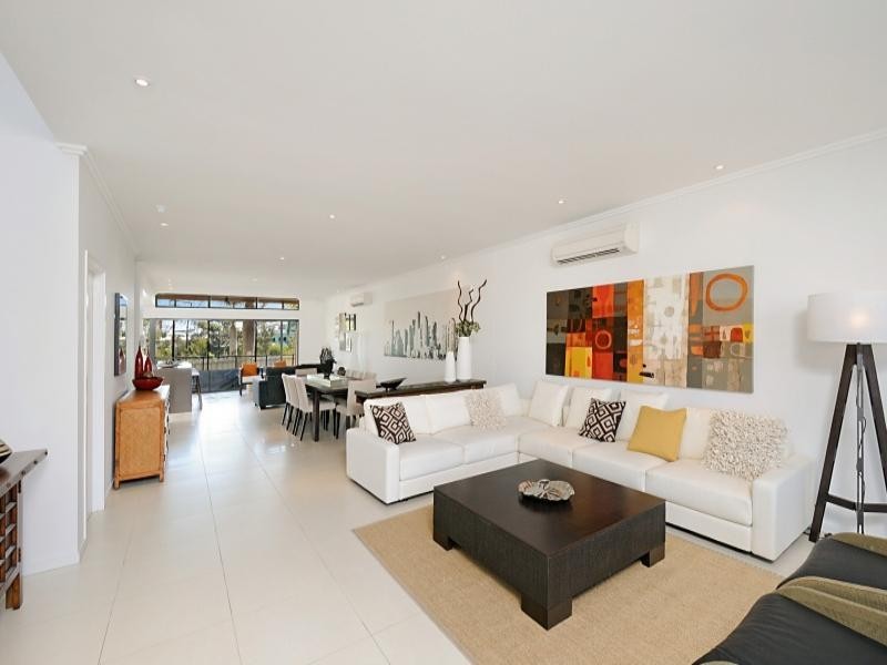 9 Urban Terrace, Varsity Lakes QLD 4227