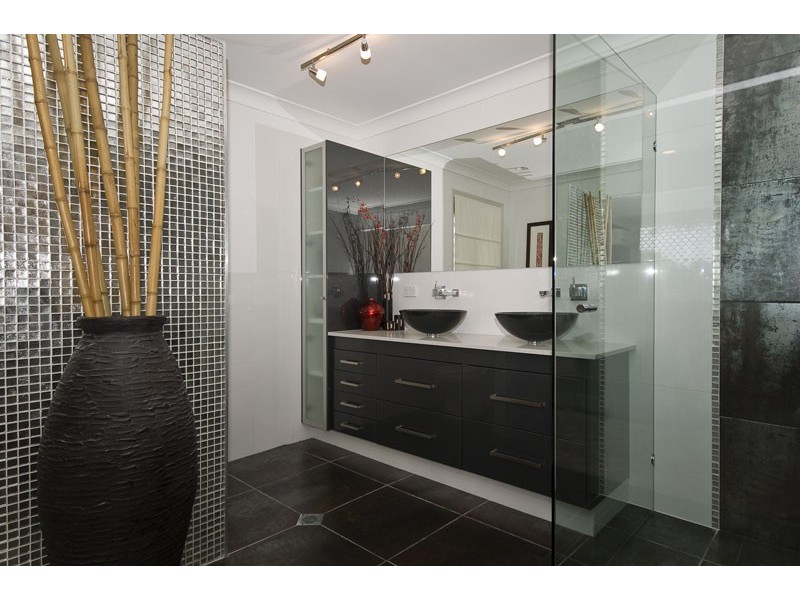 12 Wedgebill Parade, Burleigh Waters QLD 4220