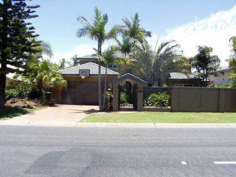 95 Newport Drive, Robina QLD 4226