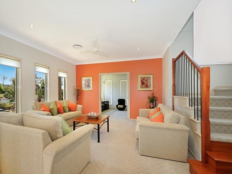 17 Port Peyra Crescent, Varsity Lakes QLD 4227