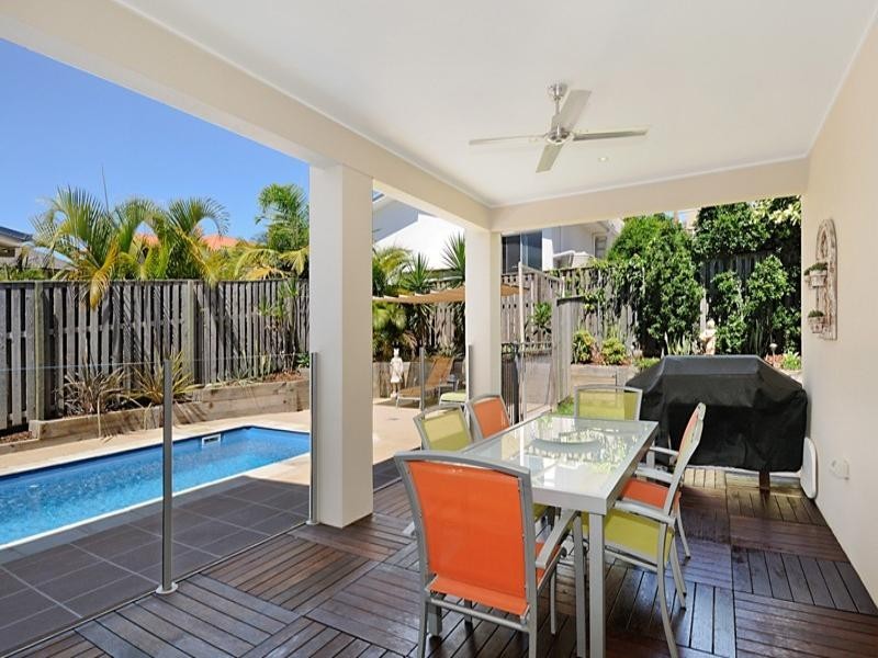 17 Port Peyra Crescent, Varsity Lakes QLD 4227