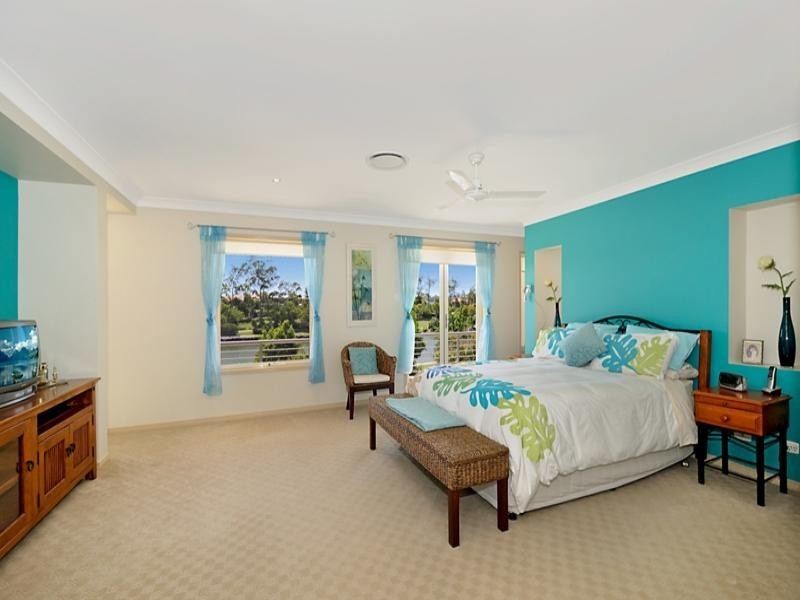 17 Port Peyra Crescent, Varsity Lakes QLD 4227