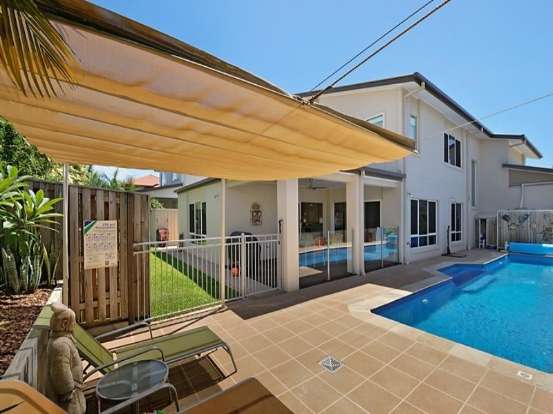 17 Port Peyra Crescent, Varsity Lakes QLD 4227