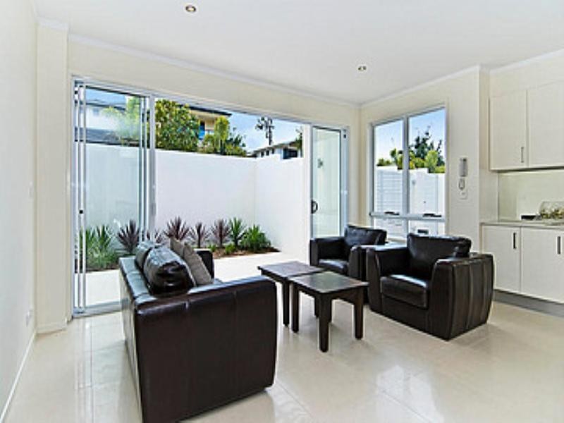 4/15 Andromeda Parade, Robina QLD 4226