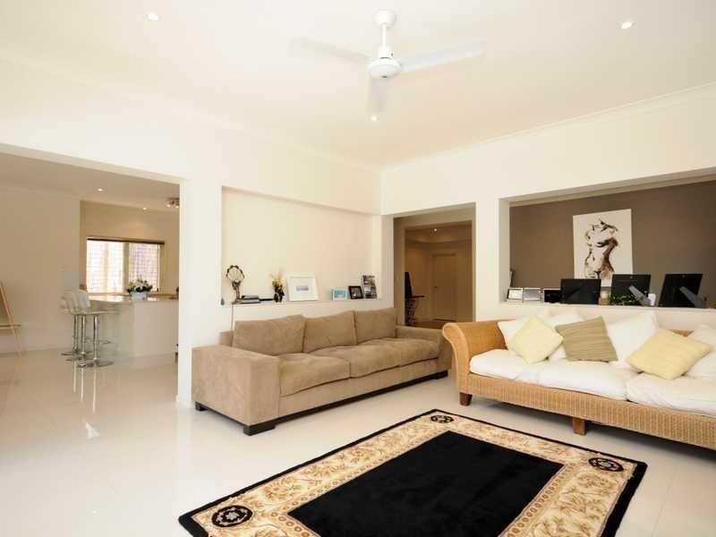 7 St Paul Crescent, Varsity Lakes QLD 4227