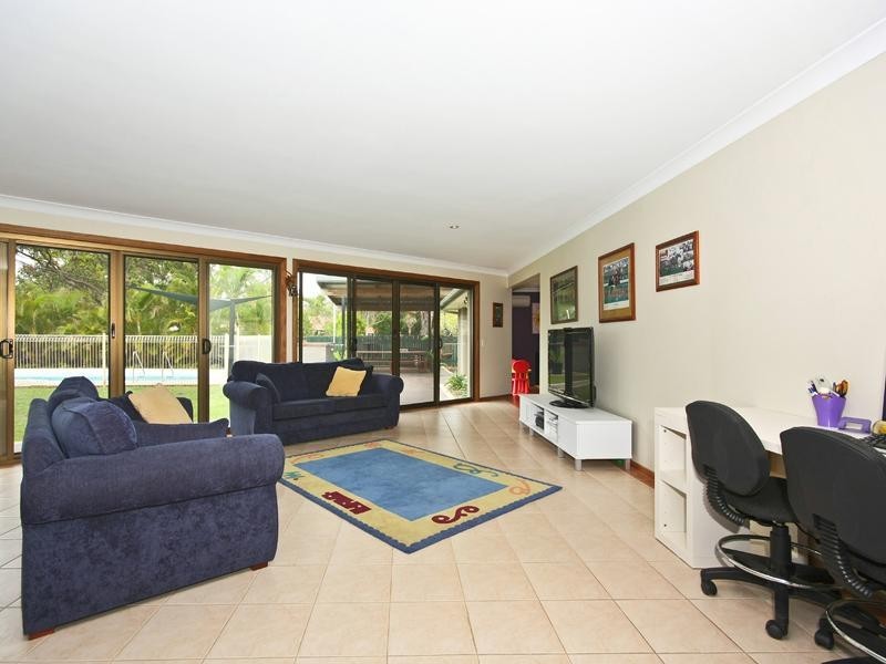 8 Violet Court, Miami QLD 4220