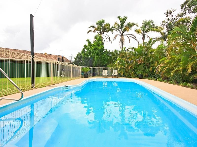 8 Violet Court, Miami QLD 4220