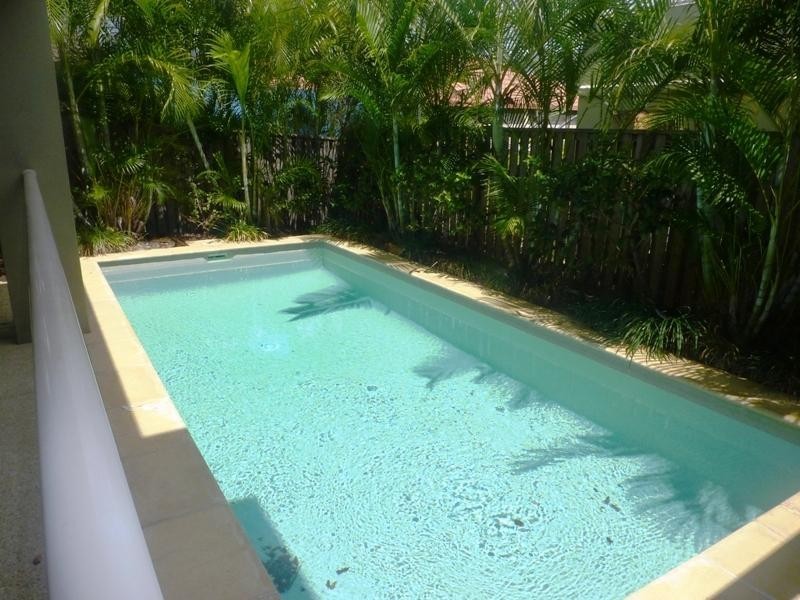 10 Pine Valley Drive, Robina QLD 4226