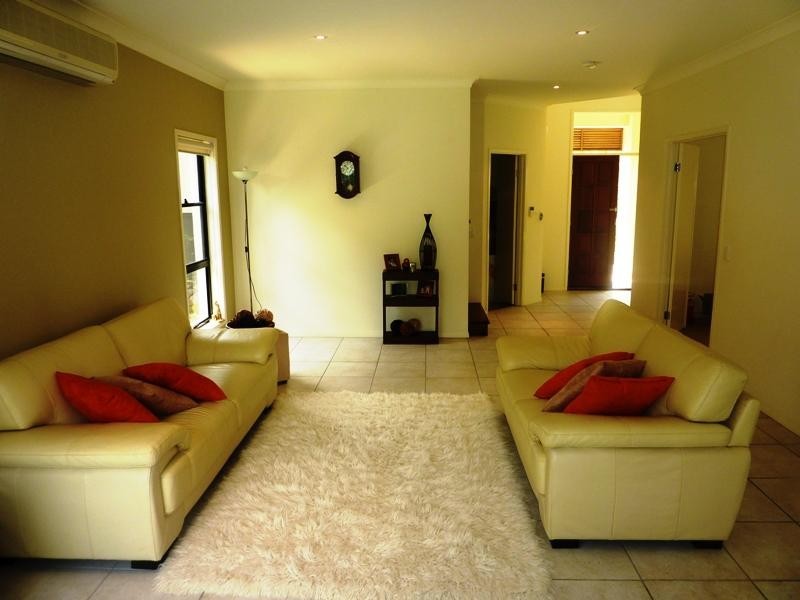 10 Pine Valley Drive, Robina QLD 4226