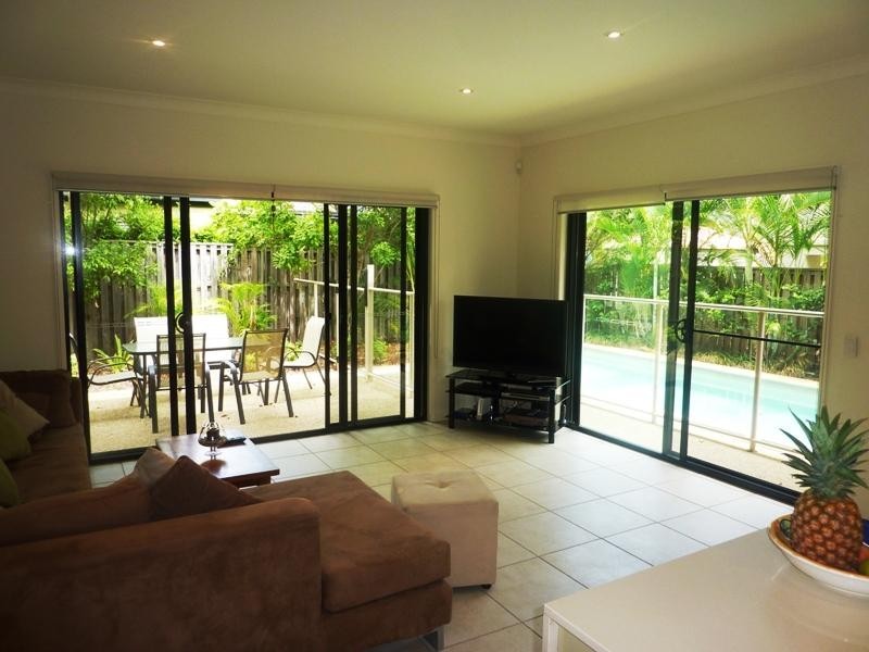 10 Pine Valley Drive, Robina QLD 4226