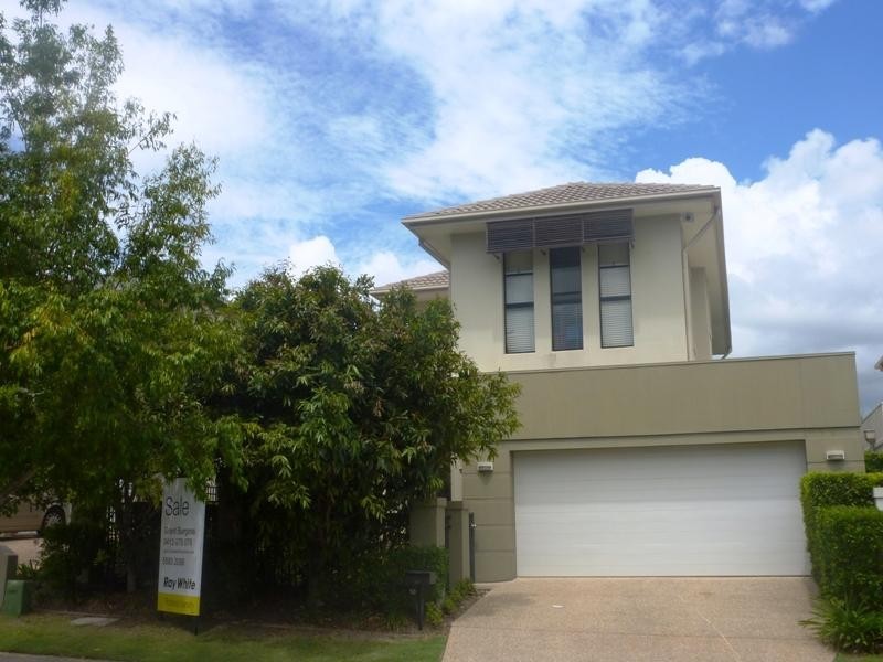 10 Pine Valley Drive, Robina QLD 4226